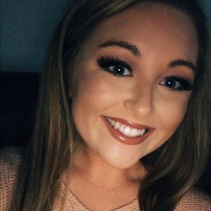 Meet your Posher, Madelyn